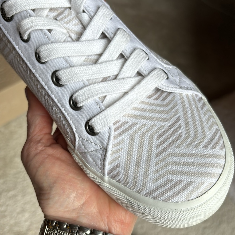 Taos Plim Soul women’s sneakers size 7.5 (Geo Print White Multi) - Picture 5 of 6